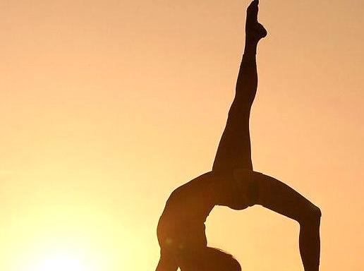 Morning Yoga Session with Uluru as a Scenic View